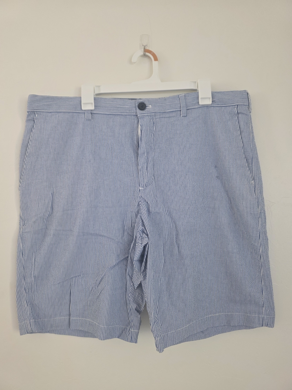 Banana Republic Men's Blue Pinstripe Cotton Shorts / Size 38 / 9" Short